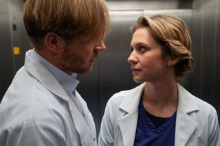 Na dobre i na złe odc. 967. Maks Beger (Tomasz Ciachorowski), Gloria (Aleksandra Grabowska)