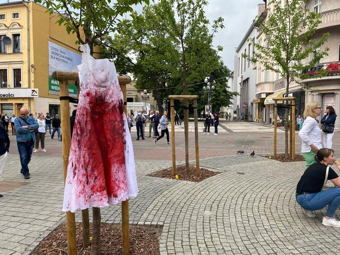 Protesty "Ani Jednej Więcej!" w całej Polsce. Kobiety wyszły na ulice po śmierci Doroty
