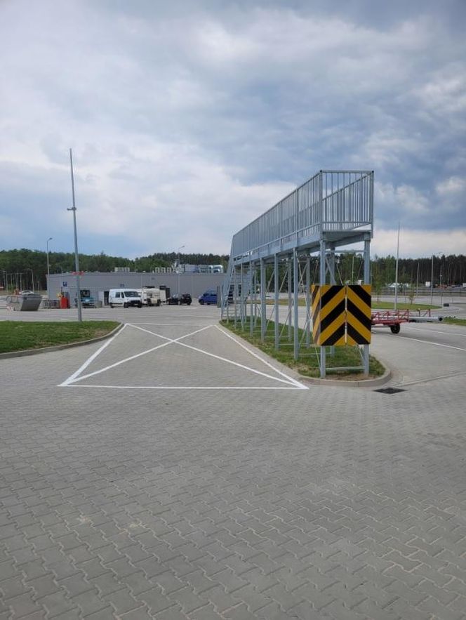 Rampy do odśnieżania ciężarówek. Nowe urządzenia na polskich drogach