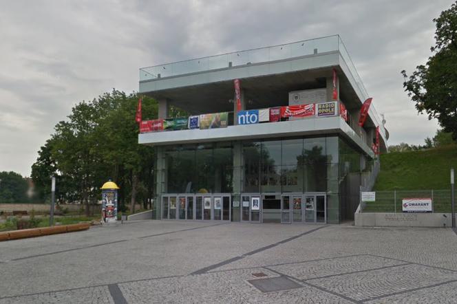 GoogleMaps: NCPP i Muzeum Polskiej Piosenki