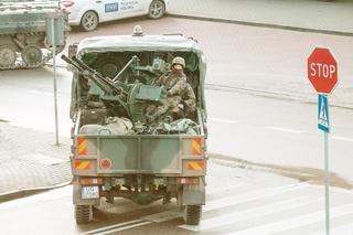 Orzysz. Szturm na urząd miejski. Żołnierze zablokowali centrum miasta [ZDJĘCIA]