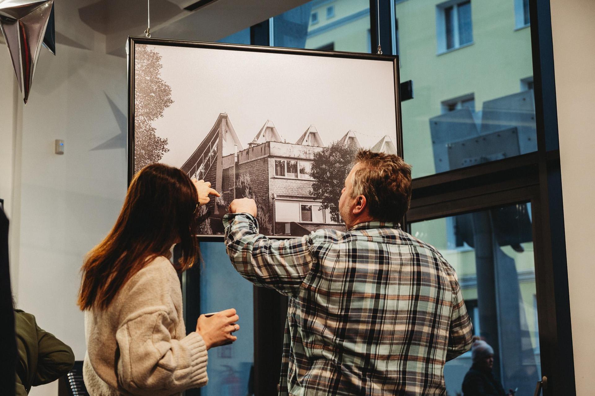 Szlak Konińskiego Modernizmu - zobacz zdjęcia architektury i sztuki Nowego Konina