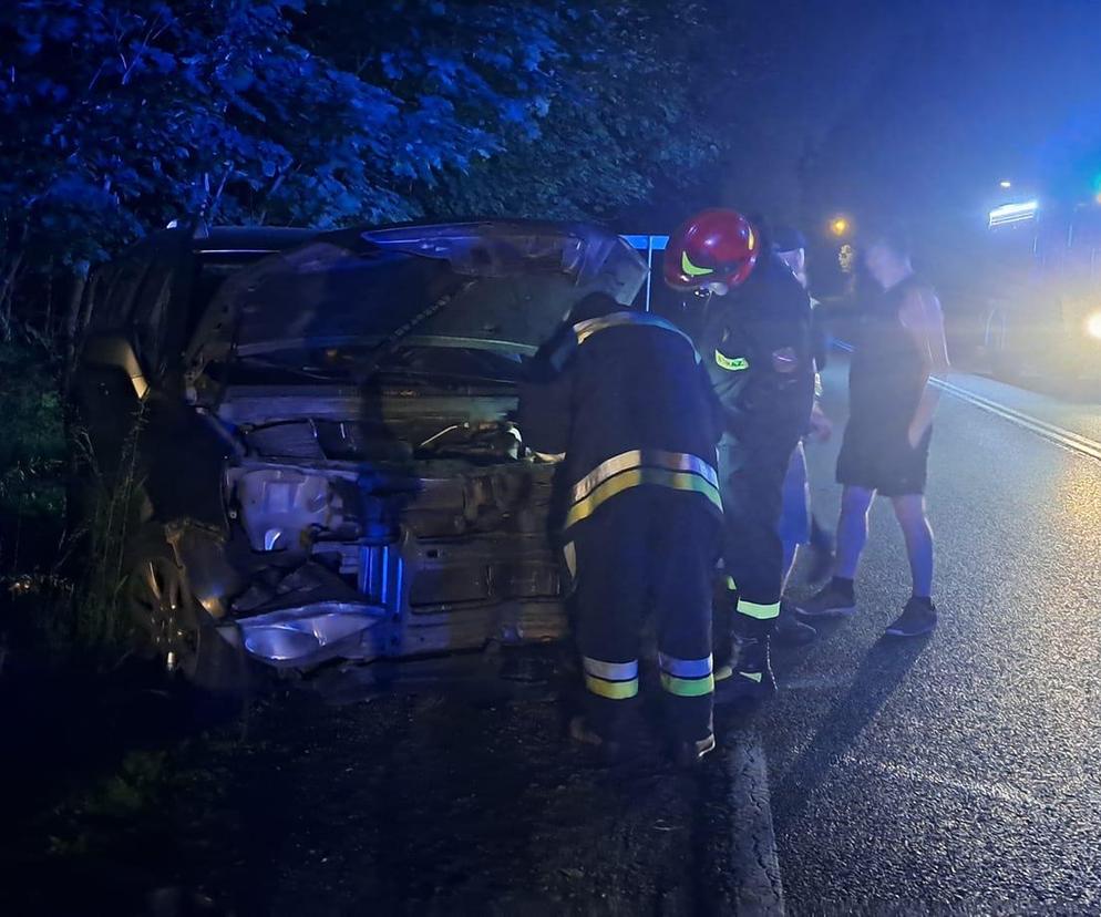 Nocny Wypadek Na Dk 42 W Brodach Zderzyły Się Dwa Auta Osobowe Starachowice Eskapl 