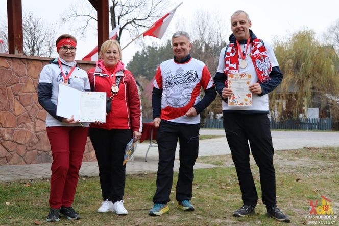 Poszli dla Niepodległej. W Krasnobrodzie odbył się IV. Rajd Nordic Walking