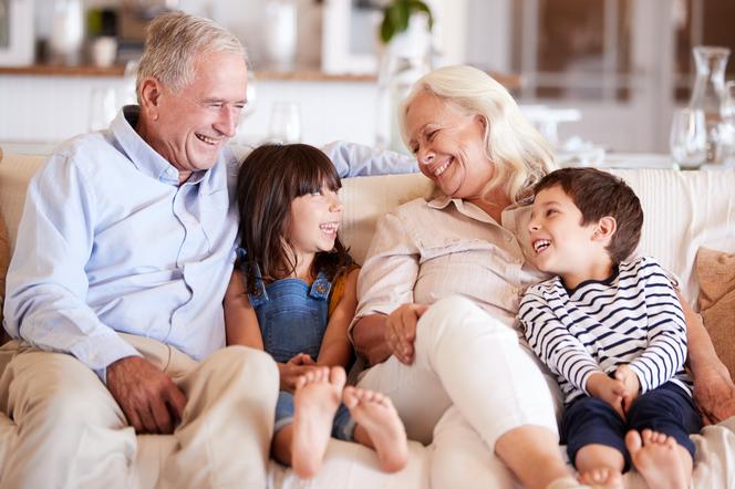 Babcia i dziadek - ich rola w życiu naszym i dziecka 