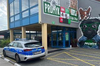 Pies uwięziony w nagrzanym samochodzie. Uratowali go policjanci z Gdańska