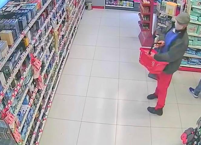 Gliwice: Policja szuka mężczyzny w różowych spodniach, który ukradł perfumy w drogerii [ZDJĘCIA]
