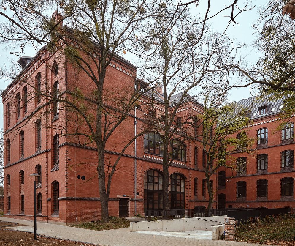 Przebudowany Klasztor we Wrocławiu zyskał funkcje hotelowe. Tu stare jest stare, a nowe jest skromne