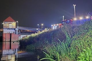 Wrocław. Kobieta z dzieckiem zanurzona w Odrze. Trwa akcja poszukiwawcza [ZDJĘCIA].