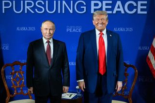  Trump z Putinem ustalają losy świata. Europa wydaje słabe oświadczenie