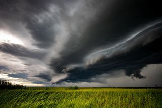 Alert IMGW na Dolnym Śląsku! Silny wiatr i opady deszczu