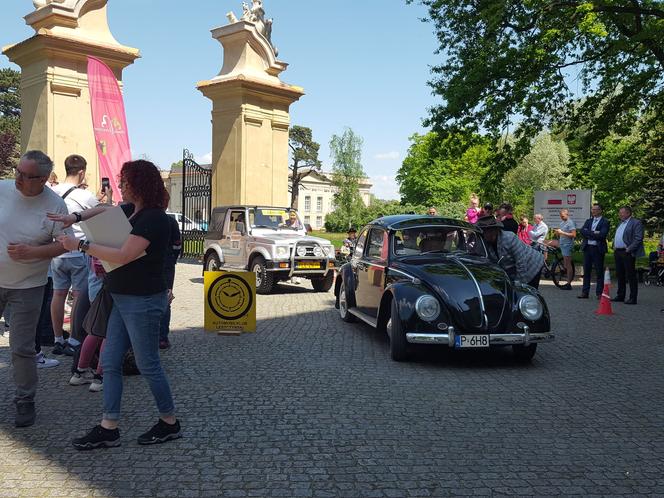 Cacka na kółkach na jubileuszowym rajdzie w Rydzynie