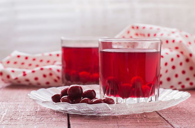 Kompot z wiśni na zimę bez pasteryzowania: łatwy przepis na pyszny napój domowy