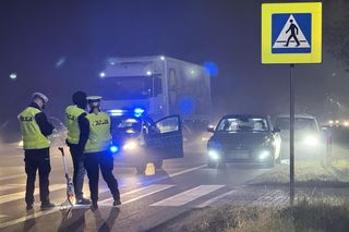 Potrącił kobietę na pasach w Ołtarzewie i uciekł. Miesiąc później oddał się w ręce policji