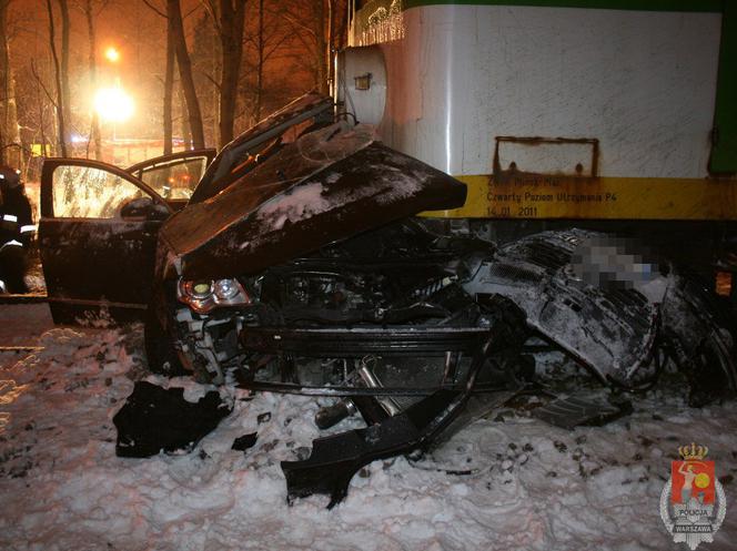 Ząbki: Desperat wjechał pod pociąg