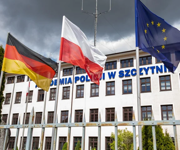 Masowe zatrucie w Akademii Policji. Kilkadziesiąt osób z objawami