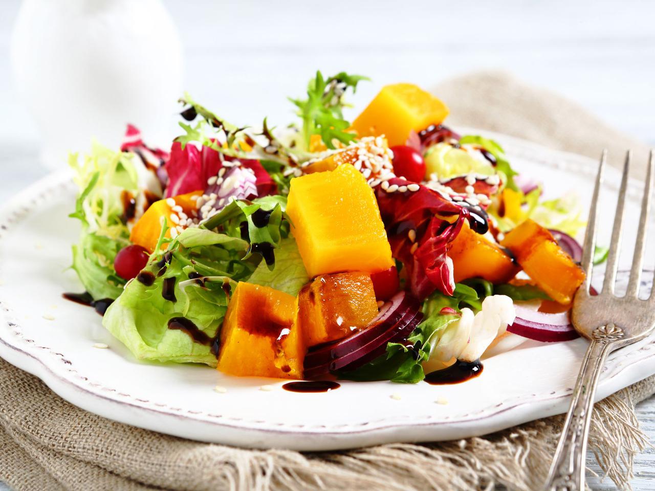 Sałatka na płaski brzuch: przepis