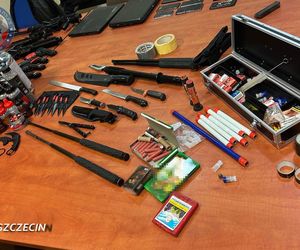 Ostrzelali kamienicę w centrum miasta. Jeden z nich miał w domu cały arsenał