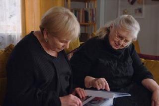 	Barwy szczęścia odc. 2869. Amelia (Stanisława Celińska), Basia Grzelak (Sławomira Łozińska)