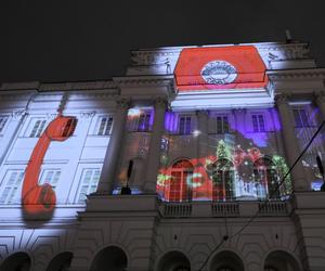 Mapping na fasadzie Pałacu Staszica - siedziby Polskiej Akademii Nauk w Warszawie