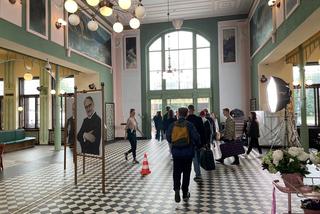 Dworzec kolejowy w Nowym Sączu zamienił się w plan filmowy