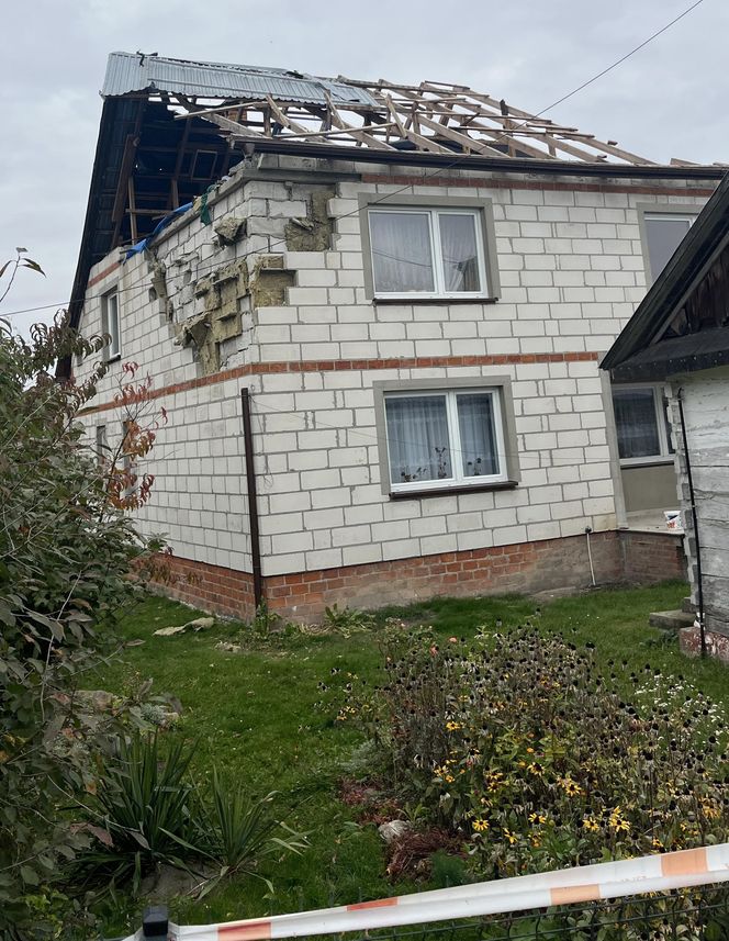 "Boimy się, co będzie dalej." Małżeństwo z Wyryków czeka na nowy dom