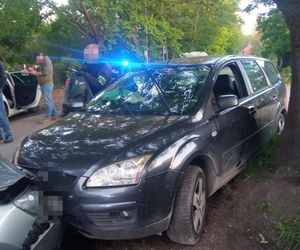 Kobra dorwała „Kaszankę”. Jechali skradzionym fordem. Czołowo wbili się w radiowóz