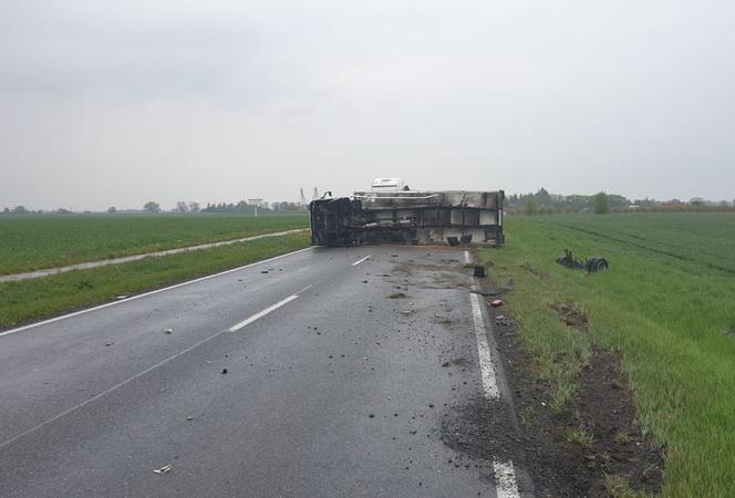 Tragiczny wypadek na trasie Bydgoszcz - Koronowo. Nie żyje 67-letni mężczyzna! [ZDJĘCIA]