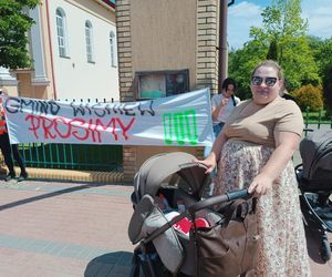 Mieszkańcy protestują: nie damy zabić się asfaltem. „Boję się o życie swojego półrocznego synka”