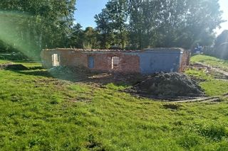 Trwa przebudowa Starego Młyna przy zalewie na Borkach. Częściowo został on rozebrany 