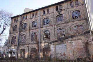 Opuszczona fabryka włókiennicza w Białymstoku. Niszczejące budynki niedaleko centrum miasta