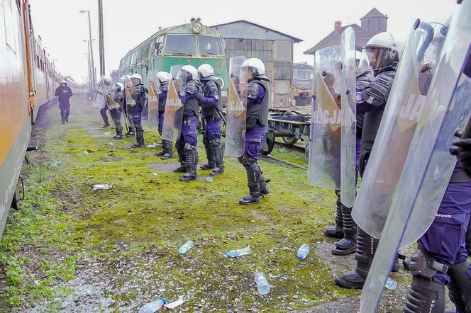 Demolka pociągu w Iławie. Stu policjantów w akcji