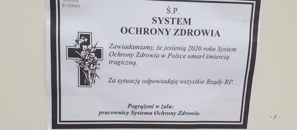 Rezydenci zapalili znicze przy szpitalu w Lesznie. Na znak upadku ochrony zdrowia