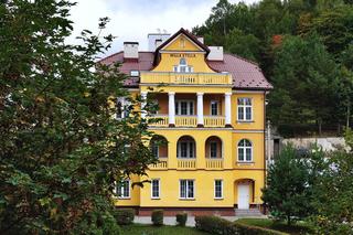 To małopolskie miasto wyludnia się w zastraszającym tempie. Jest popularnym uzdrowiskiem 