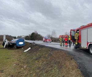 Śmiertelny wypadek pod Bełchatowem. Pasażerka busa zginęła w zderzeniu z tirem na DK nr 74.