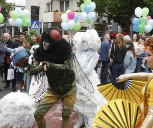 Święto Saskiej Kępy 2025. Kto szedł w paradzie na Francuskiej