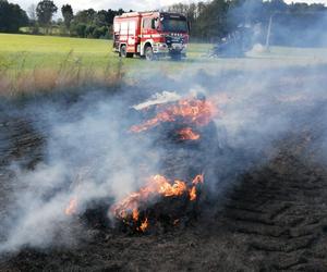 Pożar maszyny rolniczej, rżyska słomy i zboża - Lipowina gm. Braniewo