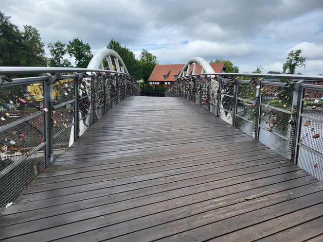 Miłość na kłódkę. Tu zakochani zostawiają symbol swoich uczuć!