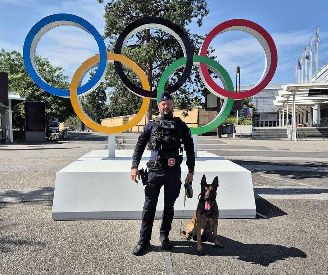 Bydgoski policjant i jego pies wylądowali w Paryżu! Czuwają nad bezpieczeństwem podczas Igrzysk Olimpijskich