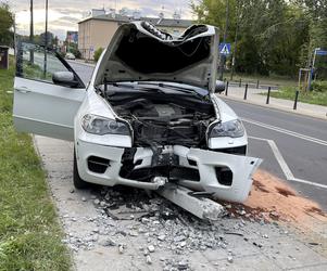 Wypadek Roberta Burneiki. Poważna kraksa, zniszczone auto
