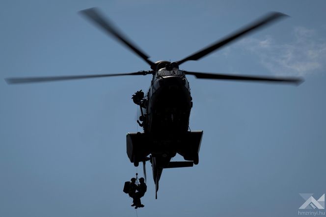 Węgierskie H225M w komplecie