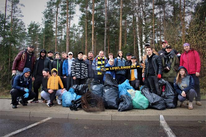 Las Pietrasze posprzątany. Lowlanders Białystok zebrali setki kilogramów śmieci [WIDEO]
