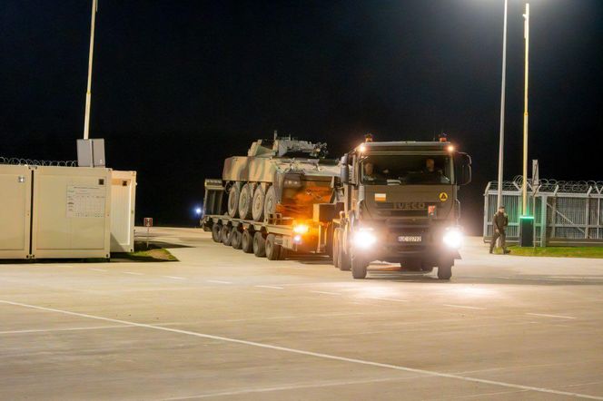 Pierwsze KTO ROSOMAK z wieżą HITFIST 30P w 16. Brygadzie Zmotoryzowanej