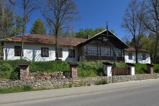 To miejsce w Małopolsce przyciąga turystów jesienią. Jego ozdobą jest unikatowy drewniany dwór