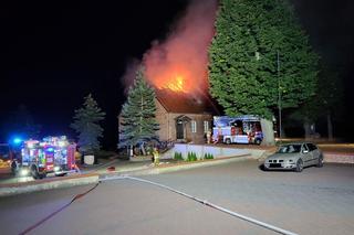 Pożar plebanii w Kamionnej pod Międzychodem. Proboszcza uratowały czujki dymu
