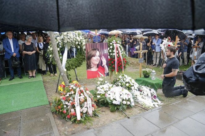 Bartosiewicz w poruszających słowach o magicznym pogrzebie Joanny Kołaczkowskiej. "Aż mnie ciarki przeszły"