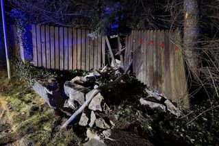 Pijany policjant wjechał w ogrodzenie i uciekł z miejsca zdarzenia. Wybiegł z auta i ukrył się na polach