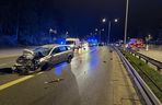 Makabra na Wisłostradzie. Roztrzaskane auta i motocykle. Dwie osoby reanimowane w tym dziecko 