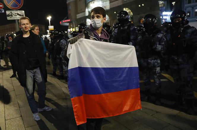 Rosjanie protestują przeciwko Putinowi! Tysiące na ulicach, aresztowania
