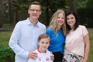 M jak miłość odc. 1687. Lenka (Olga Cybińska), Misiek (Aleksander Bożyk), Piotrek (Marcin Mroczek), Kinga (Katarzyna Cichopek)